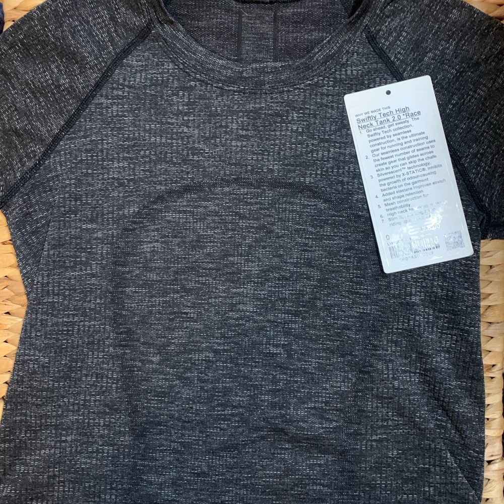 - LULULEMON SWIFTLY TECH